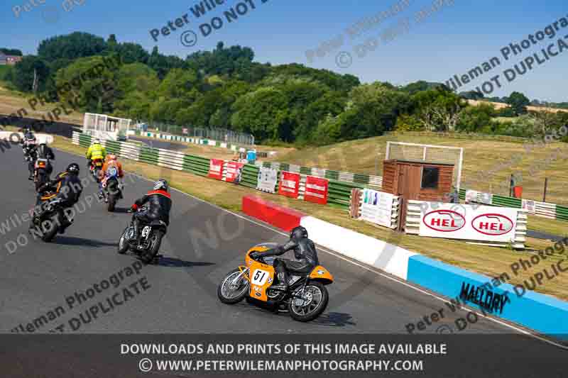 Vintage motorcycle club;eventdigitalimages;mallory park;mallory park trackday photographs;no limits trackdays;peter wileman photography;trackday digital images;trackday photos;vmcc festival 1000 bikes photographs